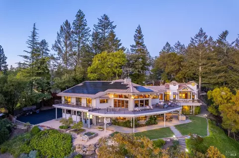 568 Sunset Dr, Angwin, CA 94508
