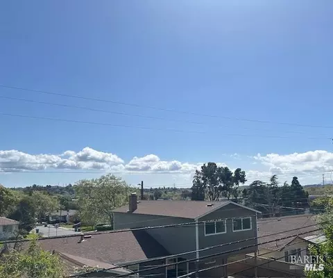 351 Springbrook Dr, Vallejo, CA 94591 photo 3