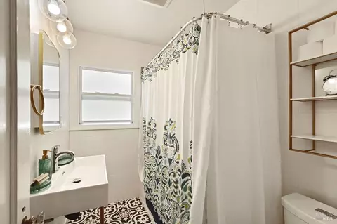 Bath - 15 Saint Francis Dr, Vallejo, CA 94590 photo 1 of 1