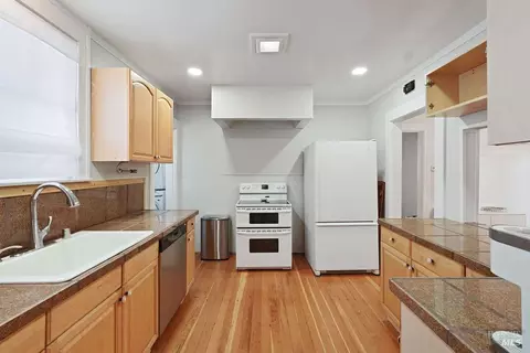 Kitchen - 15 Saint Francis Dr, Vallejo, CA 94590 photo 3 of 4