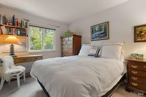 Bedroom - 564 Rose Dr, Benicia, CA 94510 photo 5 of 5