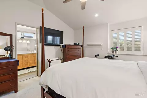 Bedroom - 564 Rose Dr, Benicia, CA 94510 photo 2 of 5