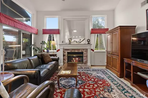 Living - 564 Rose Dr, Benicia, CA 94510 photo 2 of 3