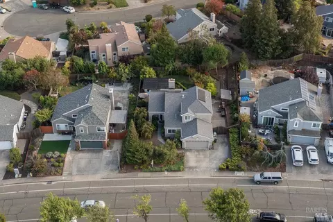 View/Area - 564 Rose Dr, Benicia, CA 94510 photo 9 of 10