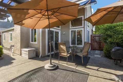 Exterior - 564 Rose Dr, Benicia, CA 94510 photo 7 of 12