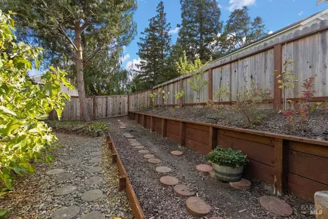 Exterior - 564 Rose Dr, Benicia, CA 94510 photo 9 of 12