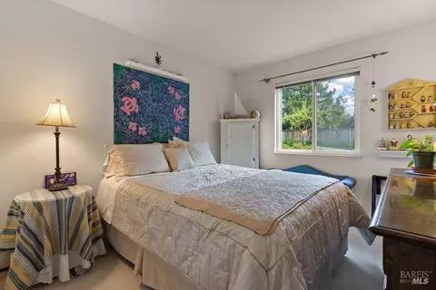 Bedroom - 564 Rose Dr, Benicia, CA 94510 photo 4 of 5