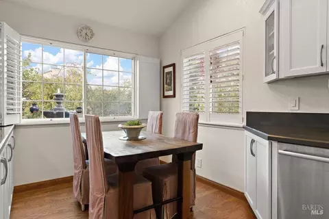 Dining - 564 Rose Dr, Benicia, CA 94510 photo 4 of 4