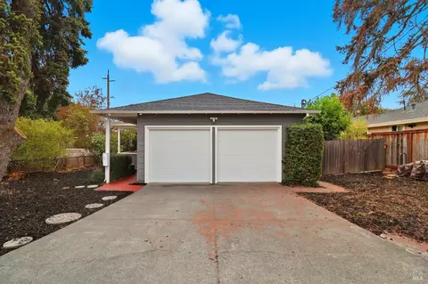 998 Simmons Ln, Novato, CA 94945