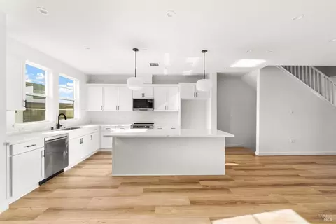 225 Wellness Way, Rohnert Park, CA 94928