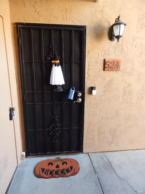 524 Arcadia Dr, Vacaville, CA 95687