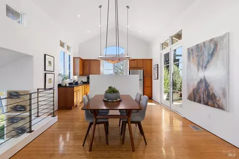 Dining - 41 Vine Ave, Point Richmond, CA 94801 photo 4 of 5