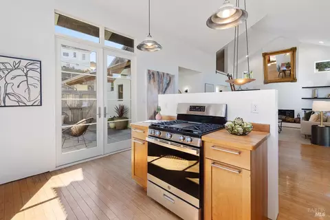 Kitchen - 41 Vine Ave, Point Richmond, CA 94801 photo 6 of 6