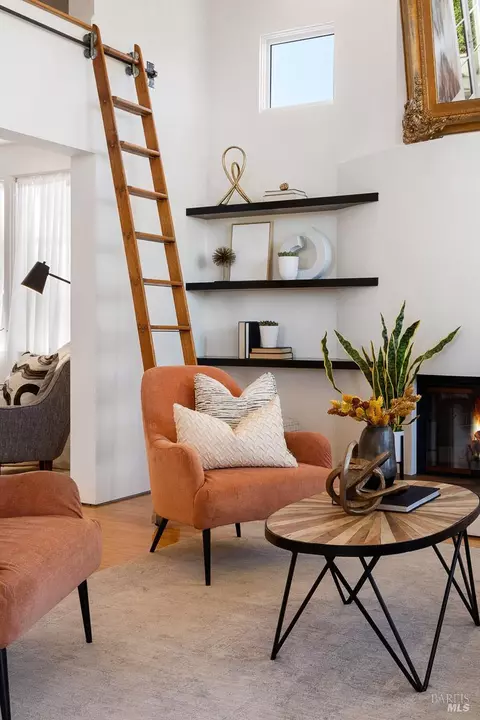 Living - 41 Vine Ave, Point Richmond, CA 94801 photo 6 of 8