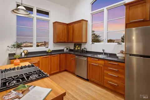 Kitchen - 41 Vine Ave, Point Richmond, CA 94801 photo 3 of 6