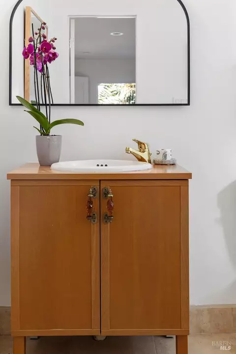 Bath - 41 Vine Ave, Point Richmond, CA 94801 photo 6 of 6