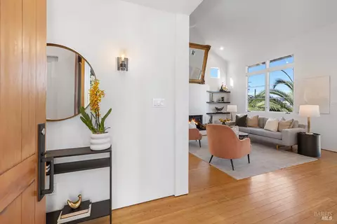 Entry Way - 41 Vine Ave, Point Richmond, CA 94801 photo 1 of 3