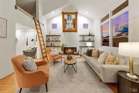 Living - 41 Vine Ave, Point Richmond, CA 94801 photo 4 of 8