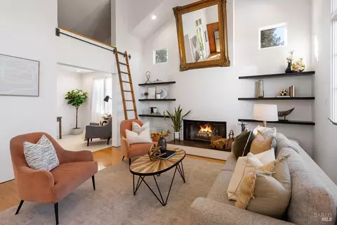 Living - 41 Vine Ave, Point Richmond, CA 94801 photo 3 of 8
