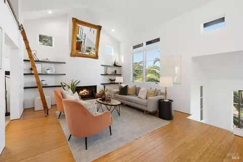 Living - 41 Vine Ave, Point Richmond, CA 94801 photo 1 of 8