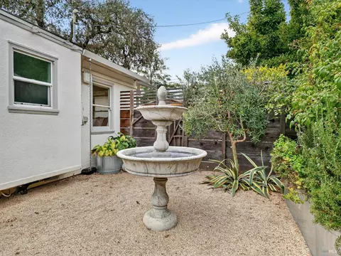 Exterior - 2 Bulson Ct, Napa, CA 94559 photo 5 of 7