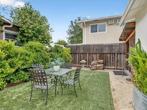 Exterior - 2 Bulson Ct, Napa, CA 94559 photo 4 of 7