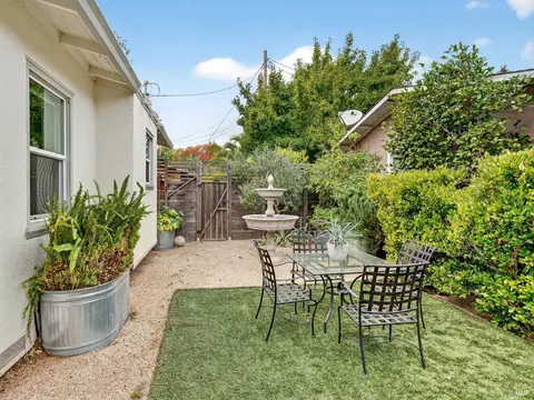 Exterior - 2 Bulson Ct, Napa, CA 94559 photo 6 of 7