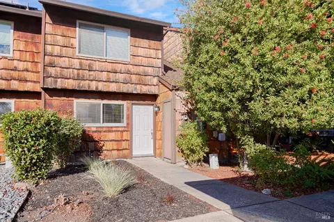 1614 Parkway Dr, Rohnert Park, CA 94928
