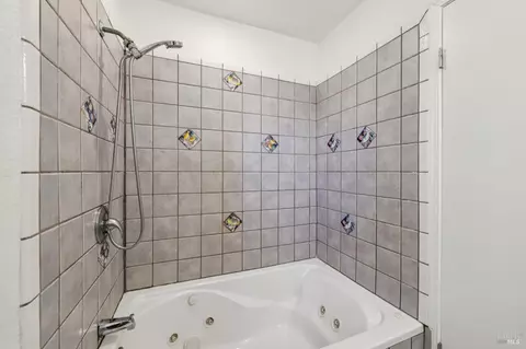 Bath - 608 Admiral Callaghan Ln, Vallejo, CA 94591 photo 2 of 4