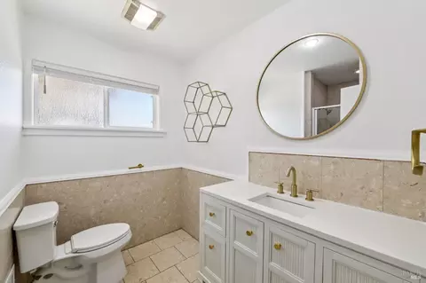 Bath - 608 Admiral Callaghan Ln, Vallejo, CA 94591 photo 4 of 4