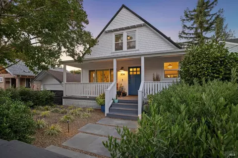 304 West St, Petaluma, CA 94952