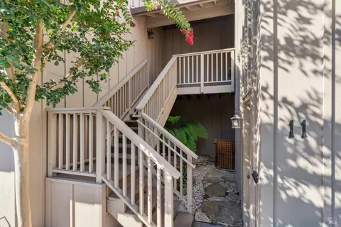 11 Chapparal Ct, Novato, CA 94949 photo 3