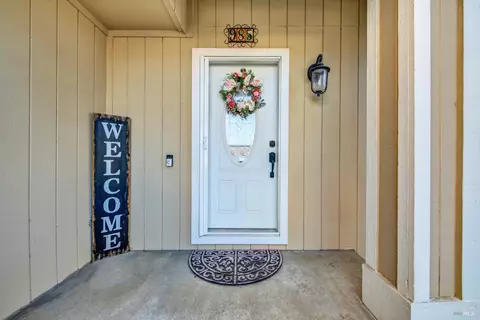 985 Chalice Ct, Fairfield, CA 94533 photo 4