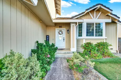 985 Chalice Ct, Fairfield, CA 94533 photo 3