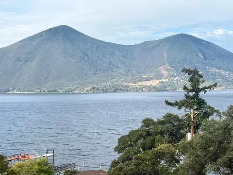 11478 Lakeshore Dr, Clearlake, CA 95422