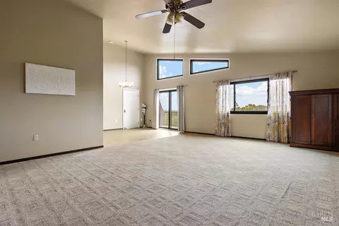 Living - 470 Banning Way, Vallejo, CA 94591 photo 5 of 7