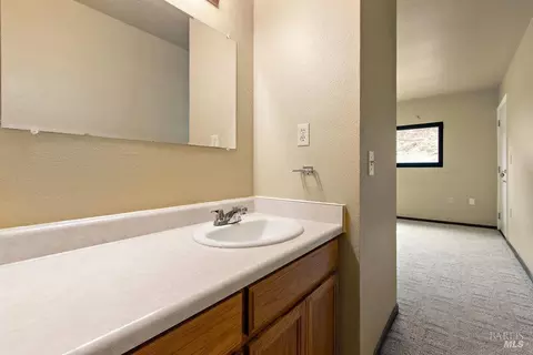 Bath - 470 Banning Way, Vallejo, CA 94591 photo 3 of 5