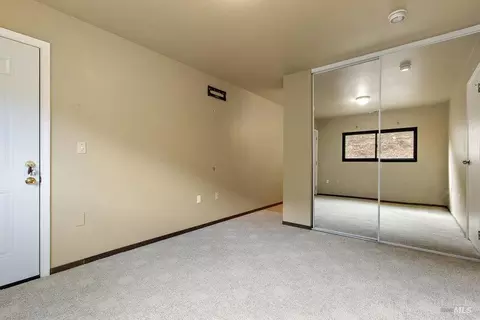 Bedroom - 470 Banning Way, Vallejo, CA 94591 photo 8 of 10