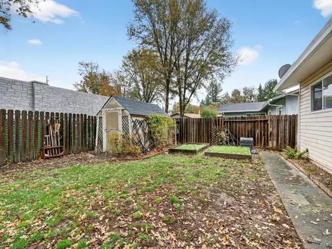 Exterior - 108 Sandy Ln, Willits, CA 95490 photo 4 of 6
