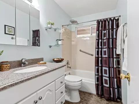 Bath - 108 Sandy Ln, Willits, CA 95490 photo 1 of 3