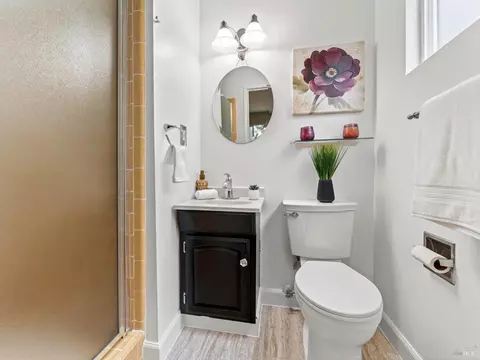 Bath - 108 Sandy Ln, Willits, CA 95490 photo 2 of 3