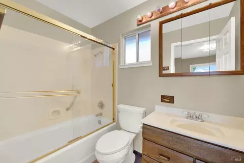 Bath - 261 Ramsgate Way, Vallejo, CA 94591 photo 1 of 6