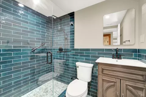 Bath - 261 Ramsgate Way, Vallejo, CA 94591 photo 2 of 6