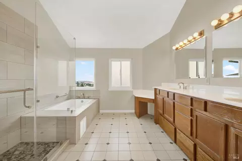 Bath - 261 Ramsgate Way, Vallejo, CA 94591 photo 4 of 6
