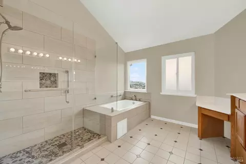 Bath - 261 Ramsgate Way, Vallejo, CA 94591 photo 3 of 6