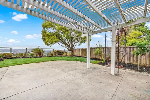 Exterior - 261 Ramsgate Way, Vallejo, CA 94591 photo 10 of 14