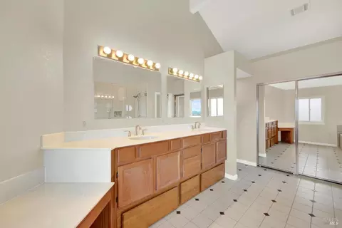 Bath - 261 Ramsgate Way, Vallejo, CA 94591 photo 5 of 6