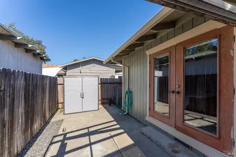 Exterior - 216 Bonnie Ln, Willits, CA 95490 photo 7 of 9