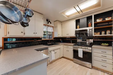 Kitchen - 216 Bonnie Ln, Willits, CA 95490 photo 2 of 2