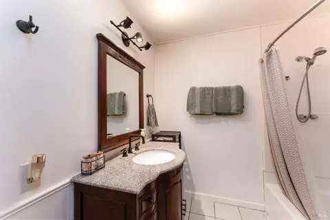 Bath - 216 Bonnie Ln, Willits, CA 95490 photo 2 of 2